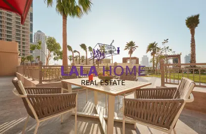 Townhouse - 2 Bedrooms - 4 Bathrooms for rent in Abraj Bay - Abraj Quartiers - The Pearl Island - Doha