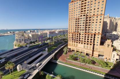 Apartment - 2 Bedrooms - 3 Bathrooms for sale in West Porto Drive - Porto Arabia - The Pearl Island - Doha