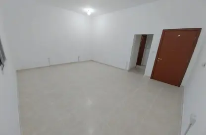 فيلا - 1 حمام للايجار في شارع المرخية - المرخية - الدوحة