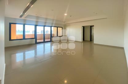 Apartment - 2 - 3 for rent in Tower 13 - Porto Arabia - The Pearl Island - Doha