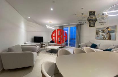 Apartment - 3 Bedrooms - 4 Bathrooms for rent in Floresta Gardens - Floresta Gardens - The Pearl Island - Doha