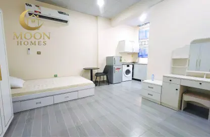 Apartment - 1 Bathroom for rent in Umm Ghwailina Comm - Umm Ghuwalina - Umm Ghuwailina - Doha