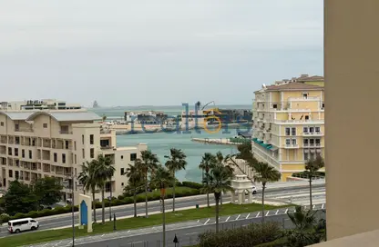 Apartment - 2 Bedrooms - 2 Bathrooms for rent in Tower 10 - Porto Arabia - The Pearl Island - Doha