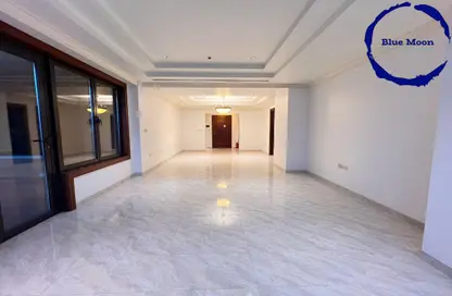 Apartment - 2 Bedrooms - 3 Bathrooms for rent in East Porto Drive - Porto Arabia - The Pearl Island - Doha