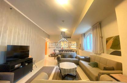 Apartment - 2 Bedrooms - 3 Bathrooms for rent in Viva West - Viva Bahriyah - The Pearl Island - Doha
