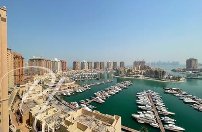Apartment - 3 Bedrooms - 4 Bathrooms for rent in Tower 13 - Porto Arabia - The Pearl Island - Doha