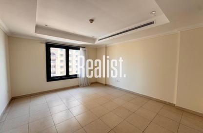 Apartment - 1 Bedroom - 2 Bathrooms for rent in West Porto Drive - Porto Arabia - The Pearl Island - Doha