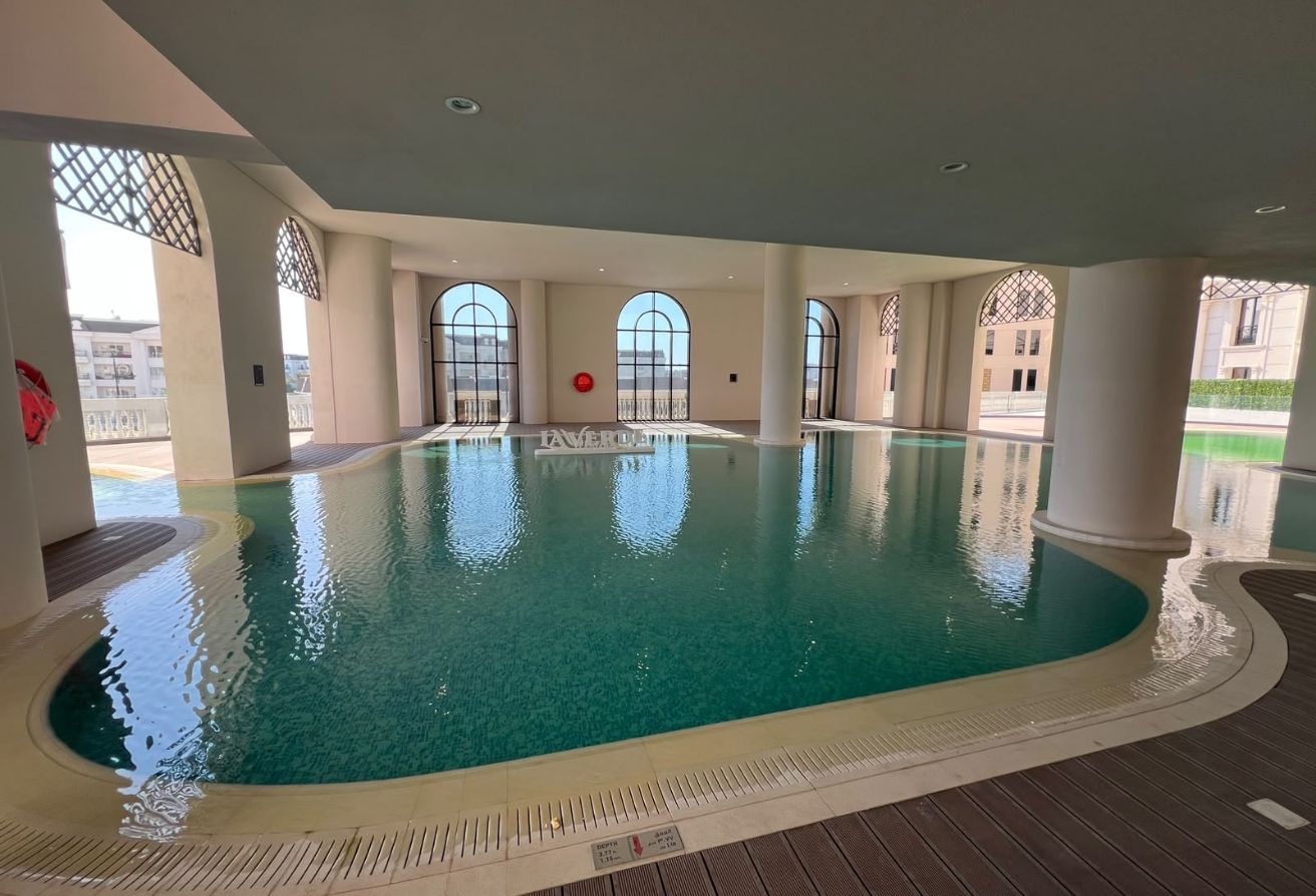 Luxury brand new studio opposite vendome mall thumbnail 13