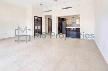 Apartment - 1 Bedroom - 2 Bathrooms for sale in Carnaval - Qanat Quartier - The Pearl Island - Doha