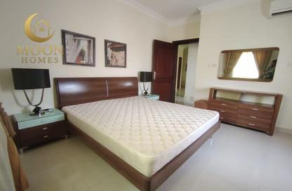 Apartment - 2 Bedrooms - 2 Bathrooms for rent in Umm Ghuwailina 4 - Umm Ghuwailina - Doha