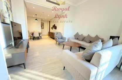 Apartment - 2 Bedrooms - 3 Bathrooms for rent in Marina Residence 16 - Marina District - Lusail