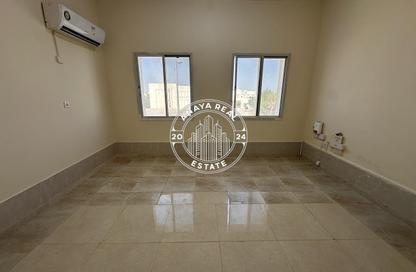 Villa - 2 - 1 for rent in Umm Al Seneem Street - Ain Khaled - Doha