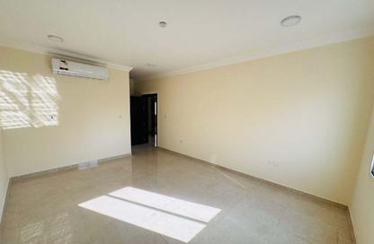 Villa - 6 Bedrooms - 6 Bathrooms for rent in Al Kheesa - Al Kheesa - Umm Salal Mohammed
