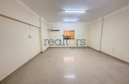 Apartment - 2 - 2 for rent in Thabit Bin Zaid Street - Al Mansoura - Doha