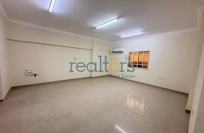 Apartment - 2 - 2 for rent in Thabit Bin Zaid Street - Al Mansoura - Doha