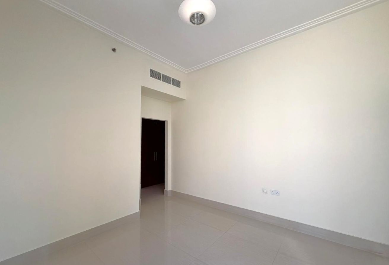 BILLS INCLUDED | SEMI FURNISHED 2 BHK + BALCONY - apartment in Marina  25