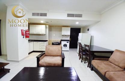 Apartment - 1 Bedroom - 2 Bathrooms for rent in Salaja Street - Doha Al Jadeed - Doha