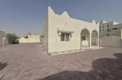 Villa - 3 Bedrooms - 3 Bathrooms for rent in Al Khor Community - Al Khor