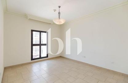 Apartment - 3 Bedrooms - 3 Bathrooms for rent in Carnaval - Qanat Quartier - The Pearl Island - Doha