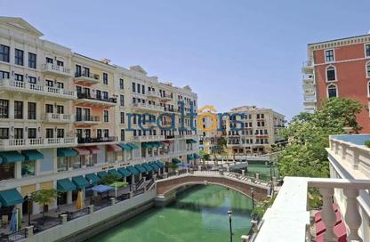 Apartment - 3 Bedrooms - 4 Bathrooms for rent in Carnaval - Qanat Quartier - The Pearl Island - Doha