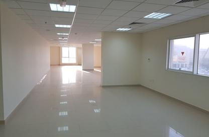 Office Space - Studio - 2 Bathrooms for rent in Banks street - Musheireb - Doha