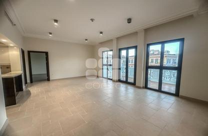 Apartment - 2 Bedrooms - 3 Bathrooms for rent in Carnaval - Qanat Quartier - The Pearl Island - Doha