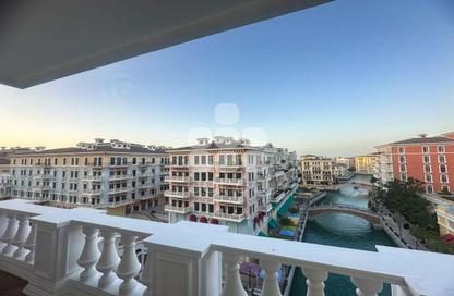 Apartment - 2 Bedrooms - 3 Bathrooms for rent in Carnaval - Qanat Quartier - The Pearl Island - Doha