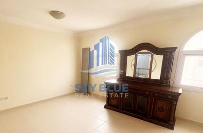 Villa - 5 Bedrooms - 6 Bathrooms for rent in Madinat Khalifa South - Madinat Khalifa - Doha