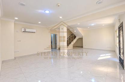 Villa - 5 - 5 for rent in Souk Al gharaffa - Al Gharrafa - Doha