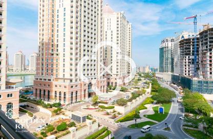 Apartment - 1 Bedroom - 2 Bathrooms for rent in The Garden - Floresta Gardens - The Pearl Island - Doha