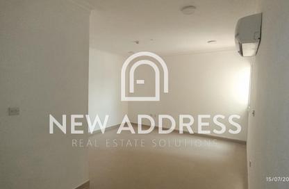 Apartment - 2 Bedrooms - 3 Bathrooms for rent in Bin Omran 35 - Fereej Bin Omran - Doha