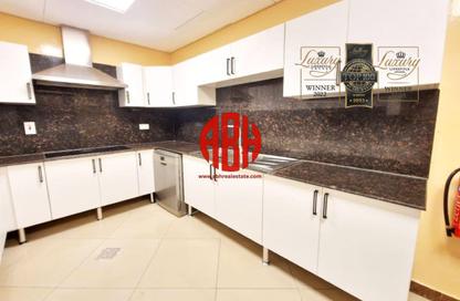Apartment - 3 Bedrooms - 4 Bathrooms for rent in Al Shatt Street - West Bay - Doha