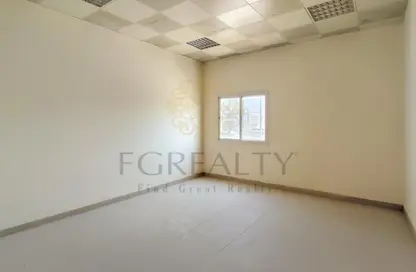 Warehouse - Studio - 2 Bathrooms for rent in Industrial Area 4 - Industrial Area - Industrial Area - Doha