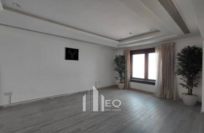 Apartment - 2 Bedrooms - 3 Bathrooms for rent in East Porto Drive - Porto Arabia - The Pearl Island - Doha