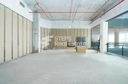 Shop - Studio - 1 Bathroom for rent in Marina Tower 23 - Marina District - Lusail