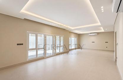 Villa - 7 Bedrooms - 7+ Bathrooms for rent in Izghawa - Izghawa - Doha