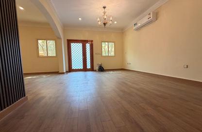 Villa - 4 Bedrooms - 4 Bathrooms for rent in Salwa Road - Al Aziziyah - Doha