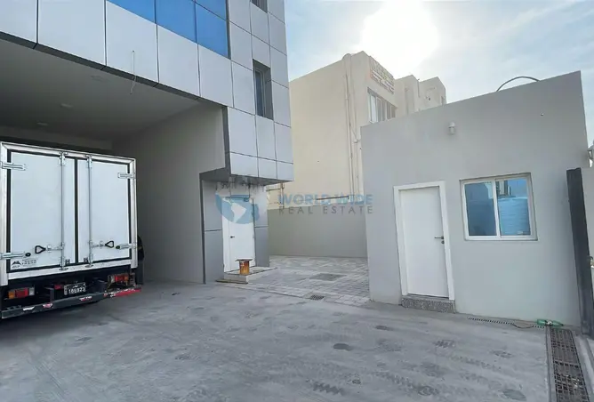 985240 - Property Image 3