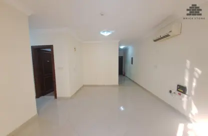 شقة - 3 غرف نوم - 2 حمامات للايجار في شارع انس - فريج بن محمود الشمالي - فريج بن محمود - الدوحة