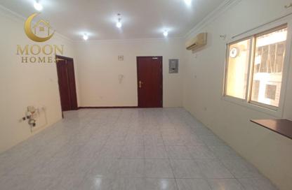 Apartment - 1 Bedroom - 1 Bathroom for rent in Umm Ghuwailina 4 - Umm Ghuwailina - Doha Apartment - 1 Bedroom - 1 Bathroom for rent in Umm Ghuwailina 4 - Umm Ghuwailina - Doha