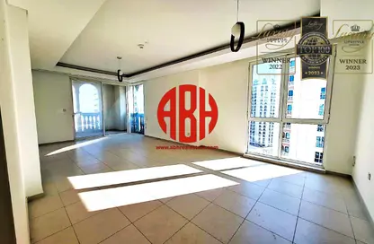 شقة - 3 غرف نوم - 4 حمامات للايجار في فيفا غرب - فيفا بحرية - جزيرة اللؤلؤة - الدوحة