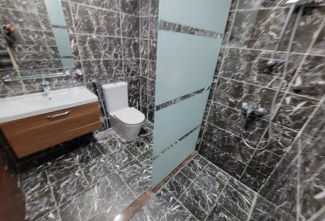 2 bhk + Office for rent 7.500 including bills thumbnail 5