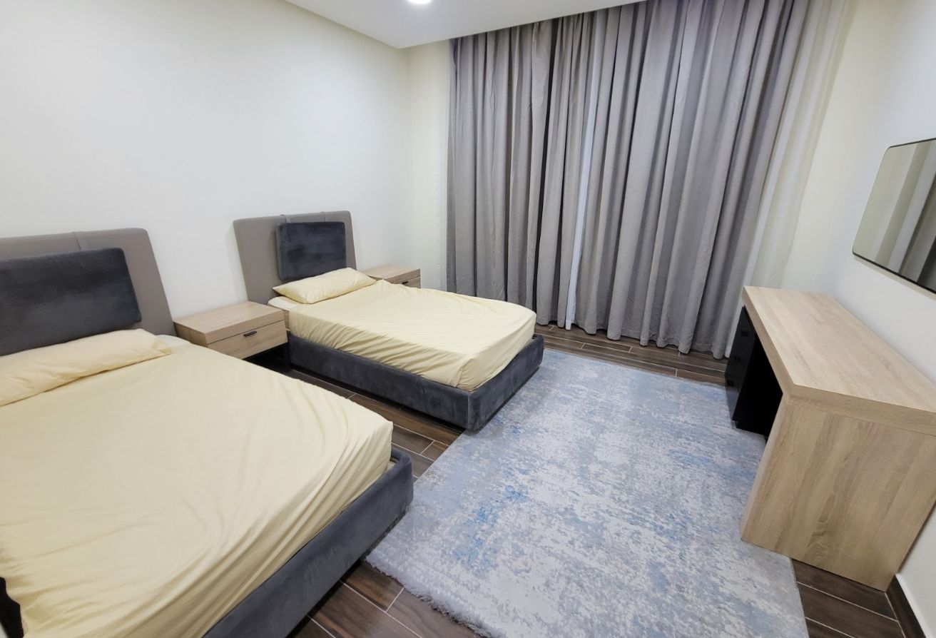 2 bhk + Office for rent 7.500 including bills thumbnail 4
