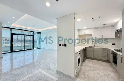 Apartment - 2 Bedrooms - 3 Bathrooms for rent in Marina Tower 02 - Marina District - Lusail