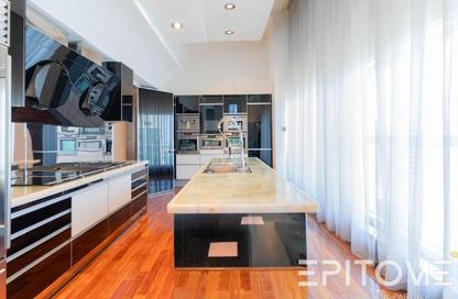 Penthouse - 3 Bedrooms - 5 Bathrooms for rent in West Bay Tower - West Bay - West Bay - Doha
