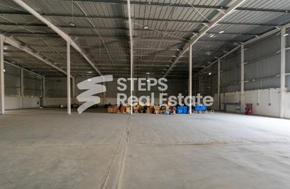 Warehouse - Studio - 1 for rent in East Industrial Street - Birkat Al Awamer - Al Wakra