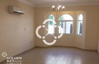 Compound - 3 Bedrooms - 3 Bathrooms for rent in Old Airport Road - Old Airport Road - Doha
