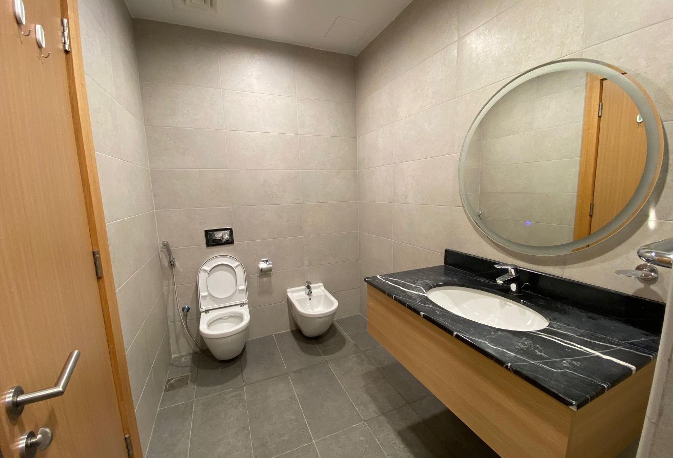 Premium 2 BHK + Maid  Furnished | Seaview | Pearl thumbnail 15