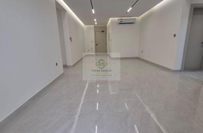 Apartment - 2 Bedrooms - 3 Bathrooms for rent in Fereej Kulaib - Doha