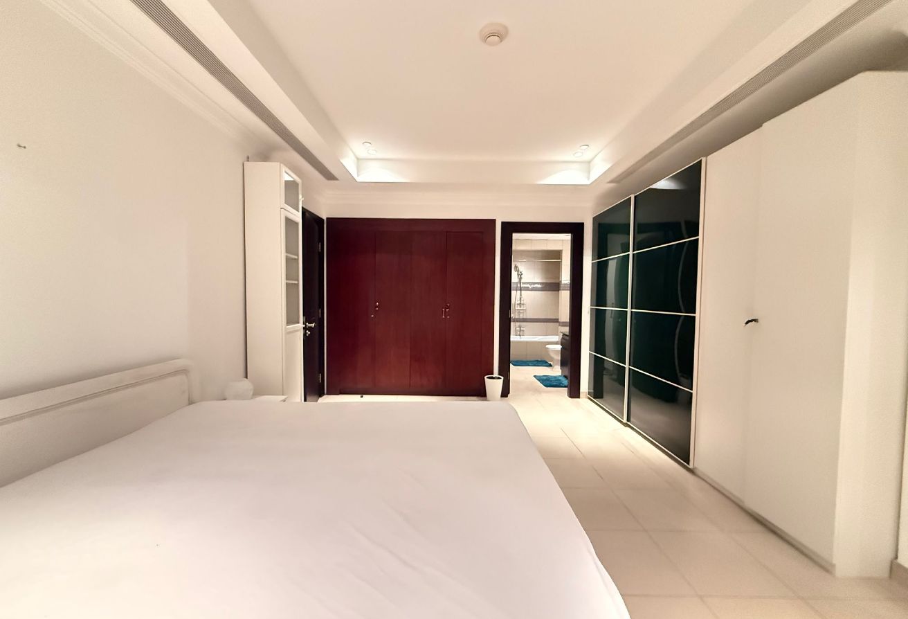 1BHK Sea View Apartment in Porto Arabia Pearl thumbnail 5